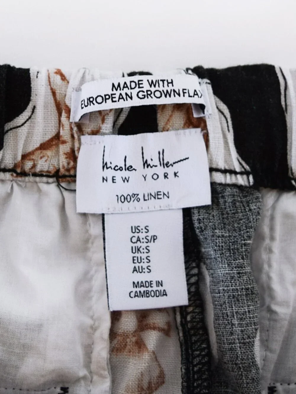 Nicole Miller 100% Linen Shorts Black Seashell and Starfish Print